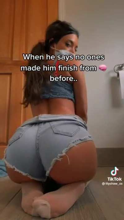 I’m a fan of shorts all up girls ass..