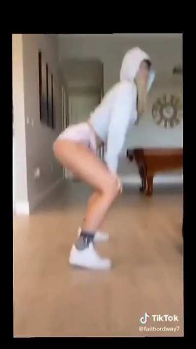 🤤
