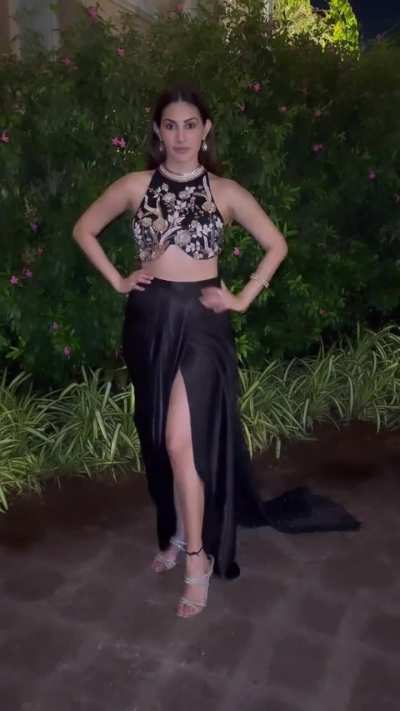 Sexy in black 