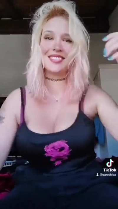 Sara @Sarothica