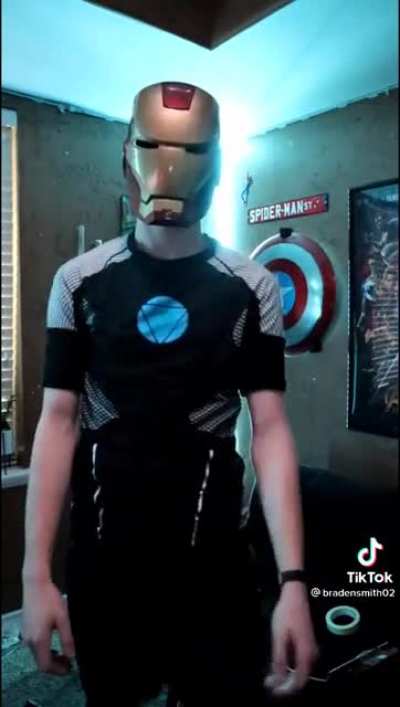 This madlad made a real life iron man suit. Incredible.