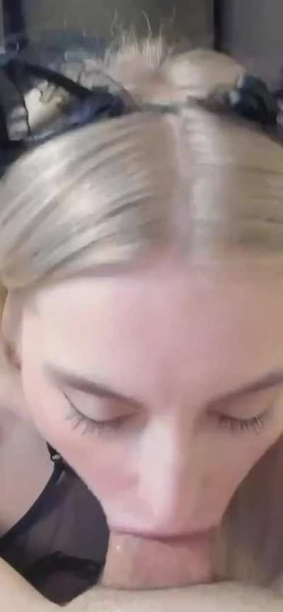 [Reddit] Dm me and send me something, what you like, and I'll see if I like it too, teach me my new fetish