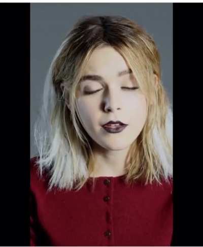 David Bowie tribute by Zendaya, Willow Smith and Kiernan Shipka kinda painful to watch