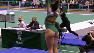 MSU’s Lauren Hsu 💚🤍🤸‍♀<wbr>️🔥