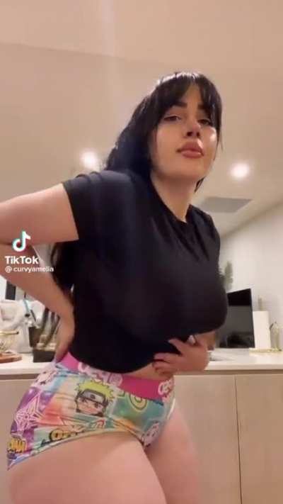 curvyamelia comp