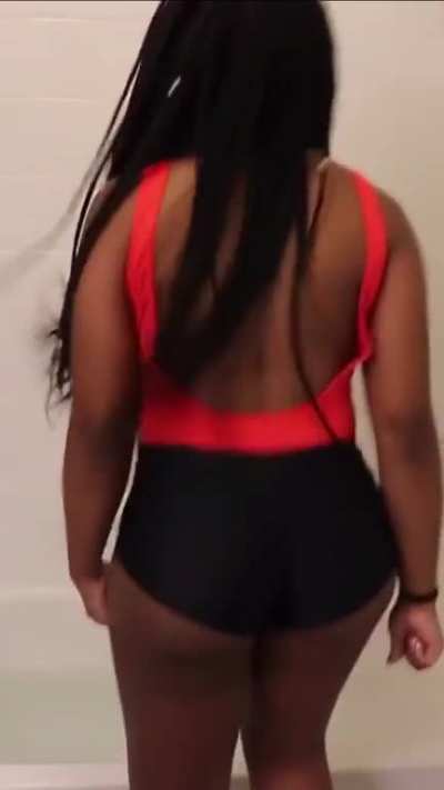 Jazzyguns booty cheeks jiggle 😜
