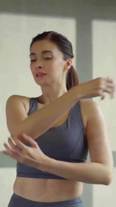Sunshine Cruz