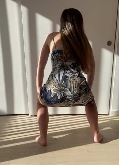 Some dress twerking for you 😘
