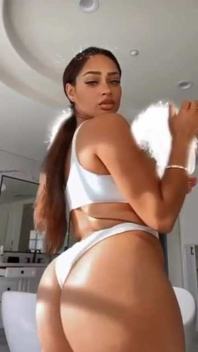 😈