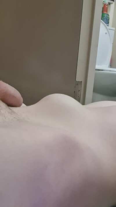 Stretching butt and belly with XL Flared chance on a machine