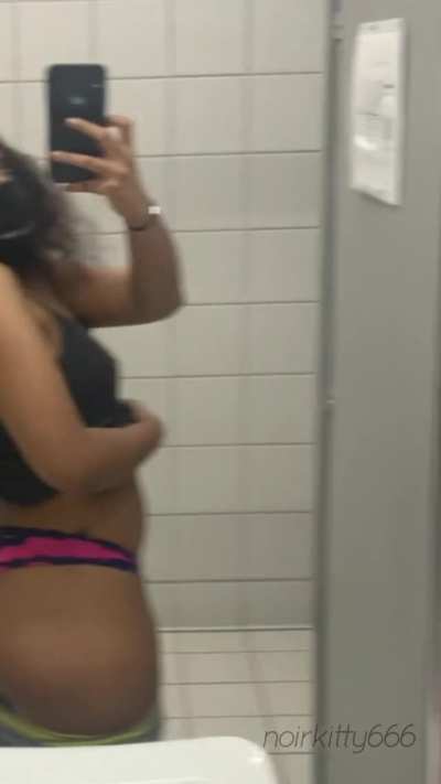public booty flash