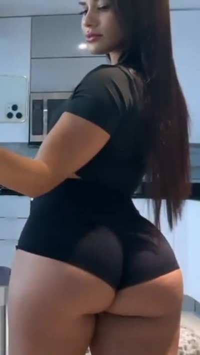 Katya Elise Henry (@kat<wbr>yaeli<wbr>sehen<wbr>ry)