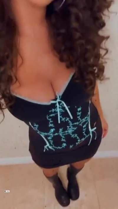 Looking Hot Tonight