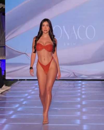 𝑨𝙙𝒆𝙡𝒚 𝑯𝙚𝒓𝙣𝒂<wbr>𝙣𝒅𝙚𝒛 | Monaco Swim