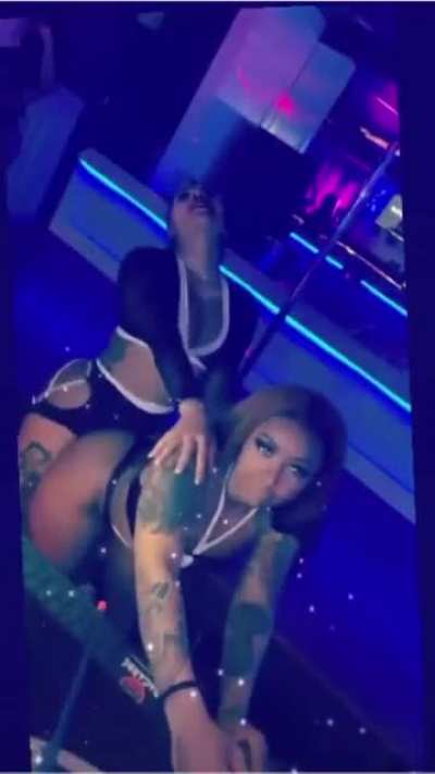 Just watch cause wtf 😍😍😩😩😩