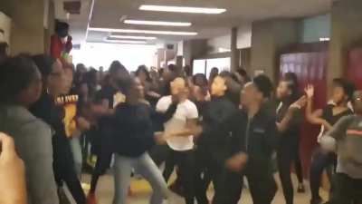 Teacher teaches students to dance '' Thriller ''. This happened in 2019 before quarantine!