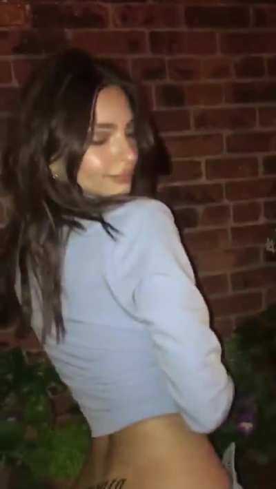 Shaking Her Ass