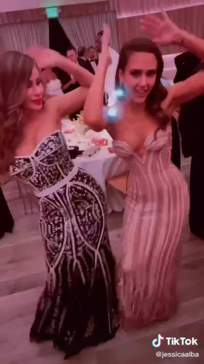 Sofia Vergara & Jessica Alba