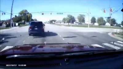 I'm surprised no one reposted this from r/idiotsincars earlier