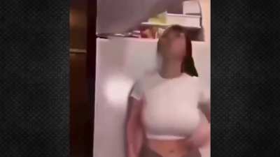 😳.