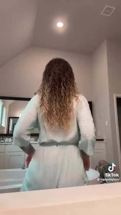 The jiggle🤩