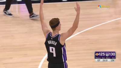 [Highlight] Kevin Huerter with the Clutch 3 to put the Kings up 5 with 30 Seconds to go