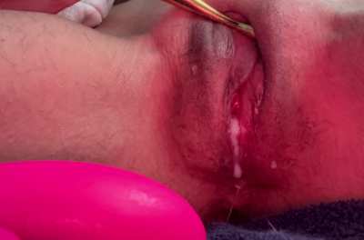 Baby one @ :09 full cums @ :18 I love when my pussy does this