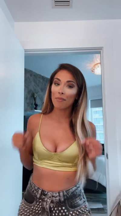 A lil cleavage