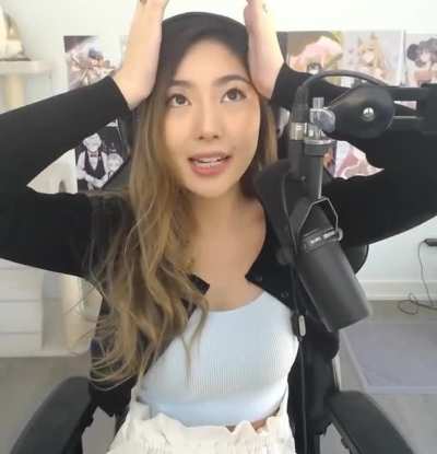 Tight outfit 👀