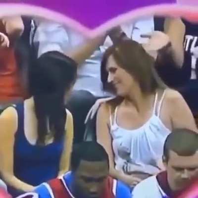 A beautiful kiss cam