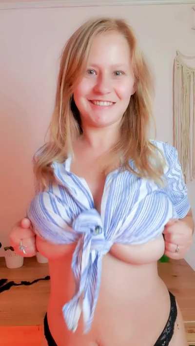 #TittyDrop The issue is simple. I love this shirt and I love how my big boobs fall out of it.
