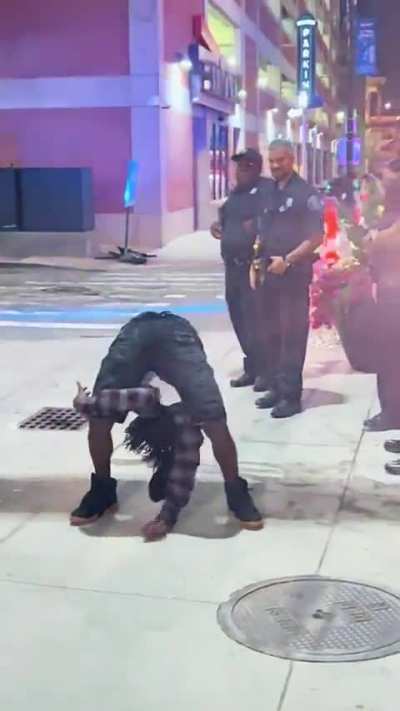 Incredible flexibility of this dude