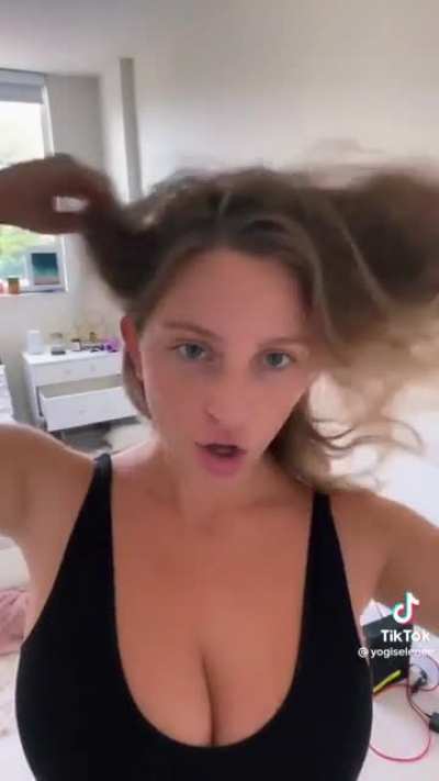 @yogiselenee