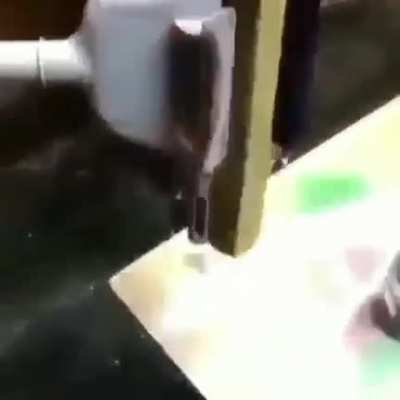 🤢