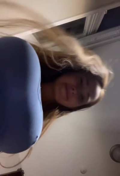 Imagine that lap view @ceci<wbr>lia__<wbr>_rose