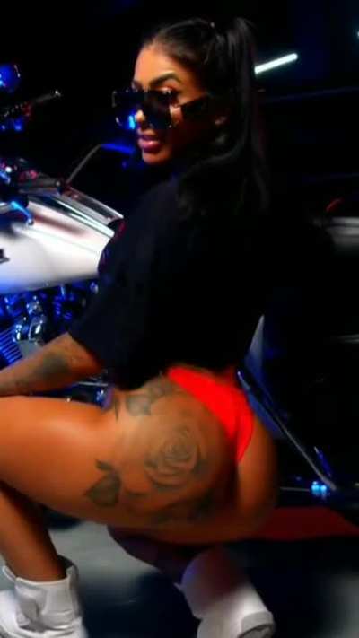 MC Mirella