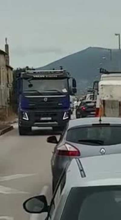 U kaštelima.