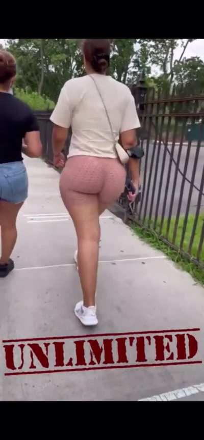 Big Booty Latina Mami🤤