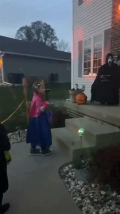 girls grab your candy