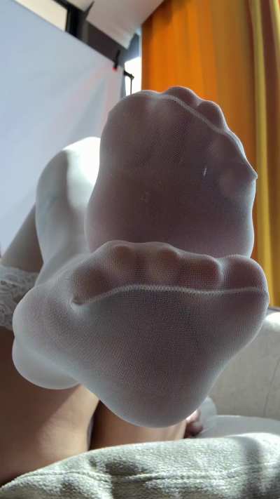 Do you like girls in white stockings?