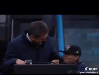 Chico le dice a Massa que va a votar a Milei