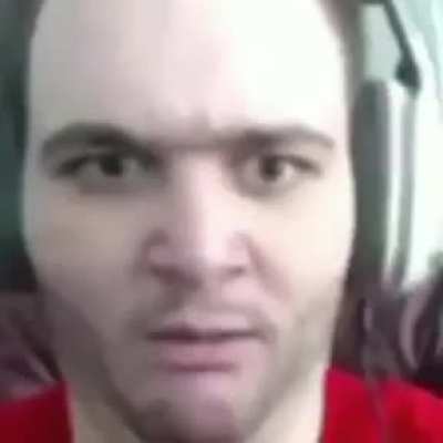 Gente apareci em el video del moai, admin feliz