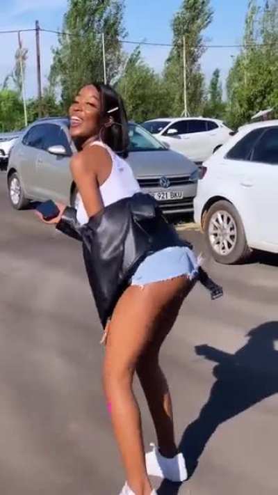 That thang be thanging tho!! 🤪🤤🔥🔥😍<wbr>😍🍑