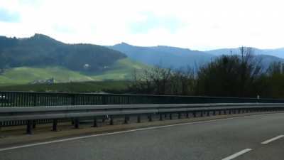 So sieht es aus, wenn man auf den Nord Schwarzwald in Baden-Württemberg zufährt. Meiner Meinung nach, nach den Alpen das schönste deutsche Gebirge. Was denkt ihr?