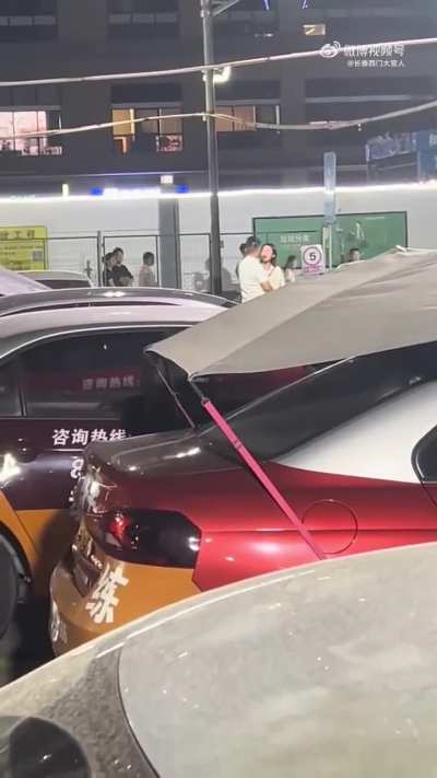教练让女生<wbr>晚上过来练<wbr>车，却没安<wbr>排她练车。