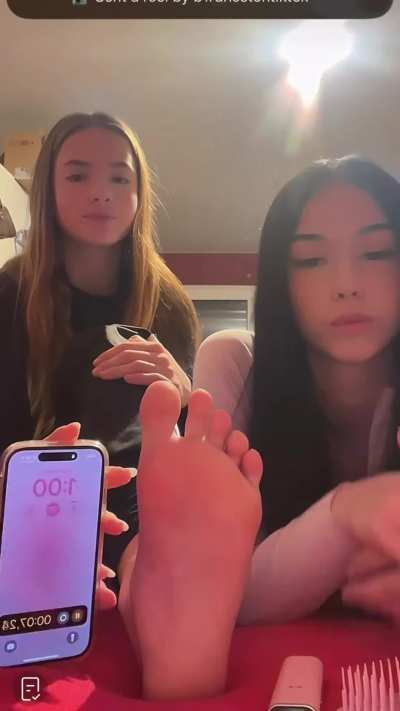 Live on “luci”,Left is “karolkajik”, middle is “x.sofinxqq”, right is “luci”
