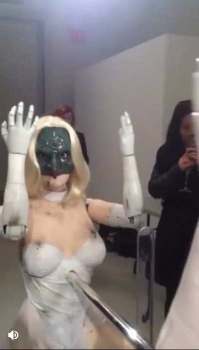 This robots performance art