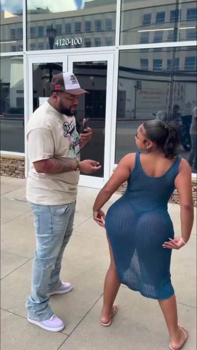 I just knew she could clap the shit out of that ass 😍
