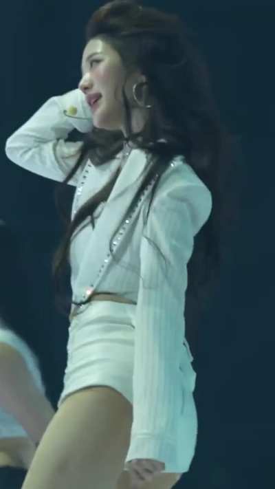 Wonyoung (IVE)