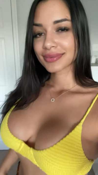Would you date me? Yes or no?